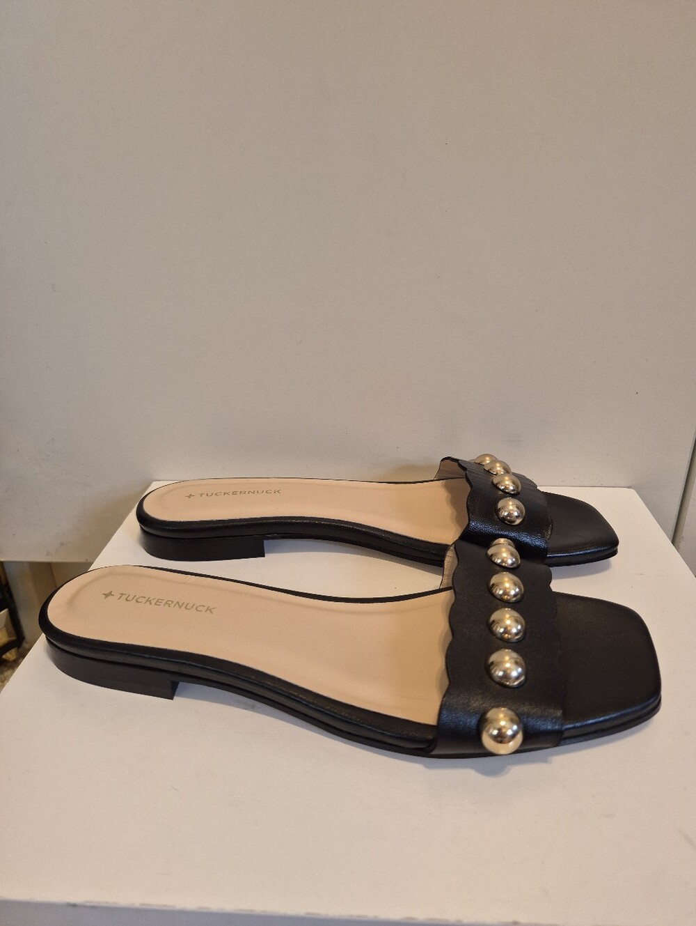 NEW Tuckernuck "Brooke" Black Leather  Studded Flat Slide Sandals Sz. 7 Ret.$288